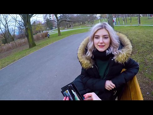 ❤️ Yn llyncu cum poeth dieithryn am arian - blowjob yn y parc gan Eva Elfie ❤️ Fideo porn wrthon ni ❌️